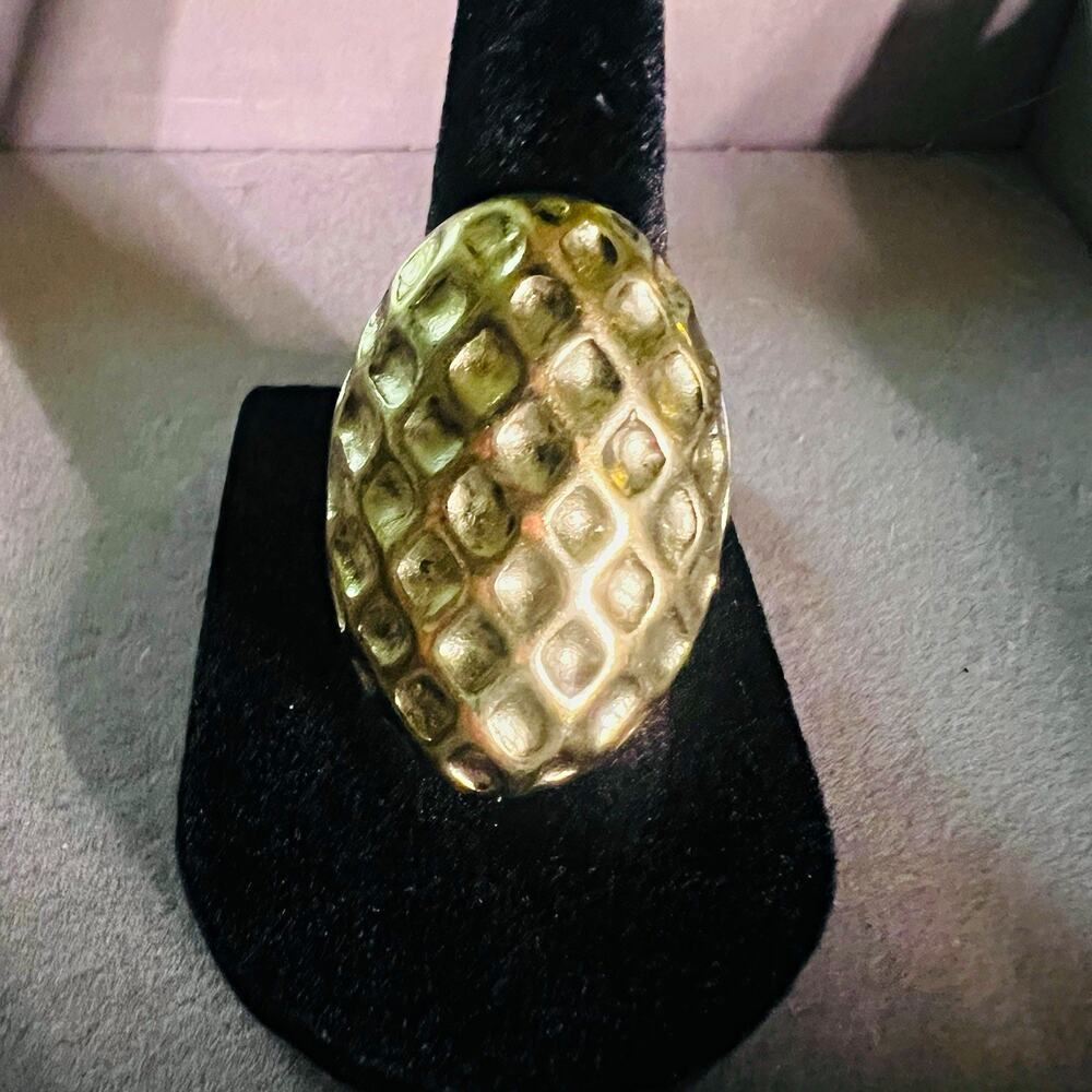 Vintage Gold Tone stretchy Textured Dome Cocktail Statement Ring, Metal, Size 7